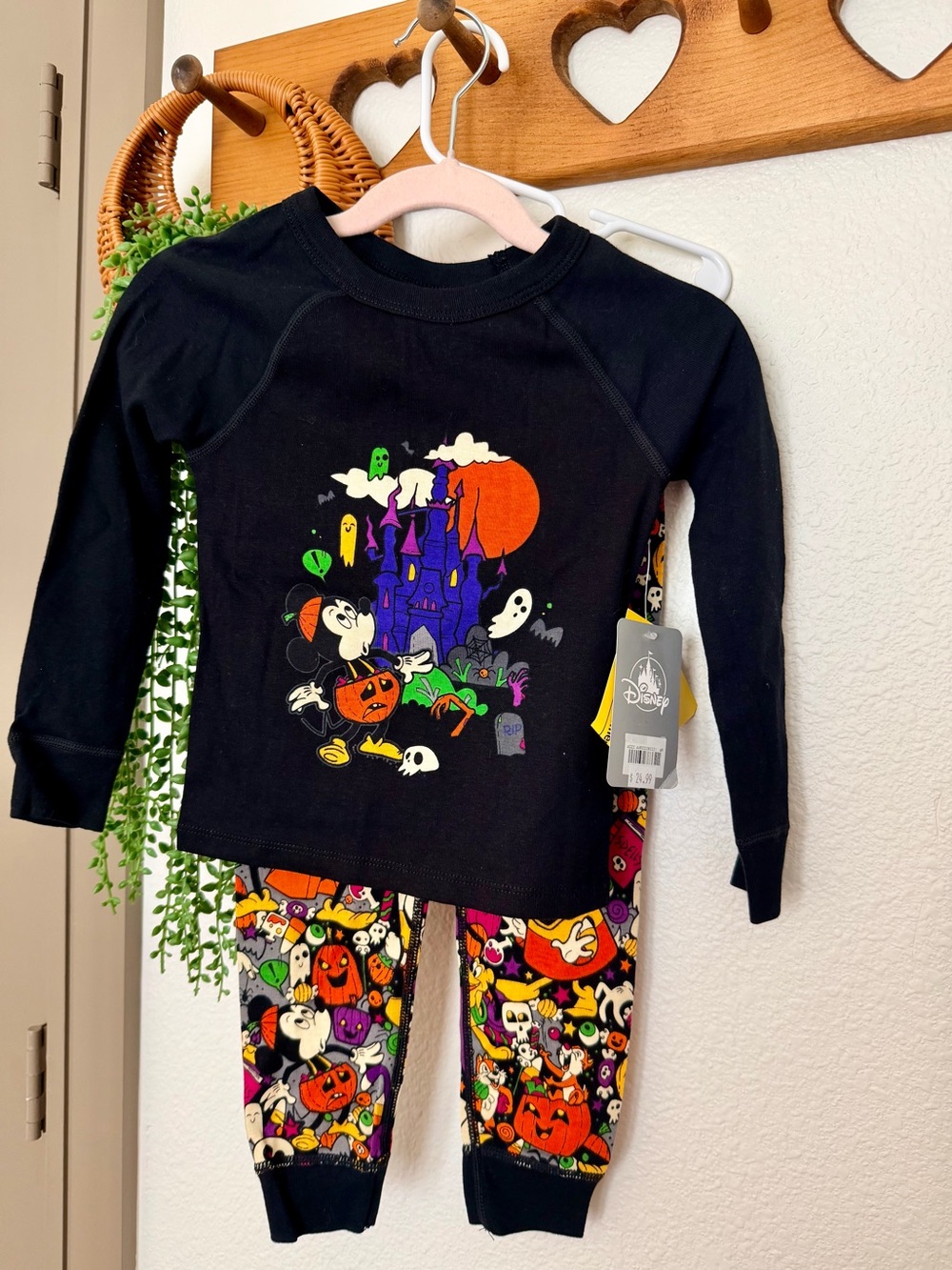 Disney 2022 Mickey & Friends Halloween Pajama Set Size 3 NWT Spooky Castle